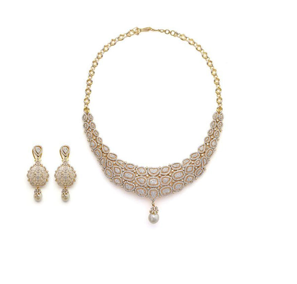 18K Yellow Gold Diamond Necklace Set W/ 16.37ct VVS Diamonds, Drop Pearl & Heavy Paisley Design | Be inspired by the blend of art and design in this most luxurious 18K yellow gold diamond necklac...