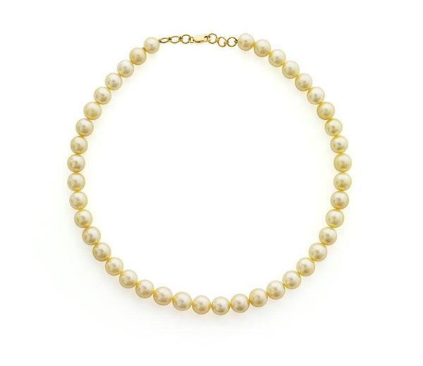 22K Yellow Gold Pearl Necklace | Exude with the essence of a classic luxury in this elegant 22K yellow gold pearl necklace from Vi...