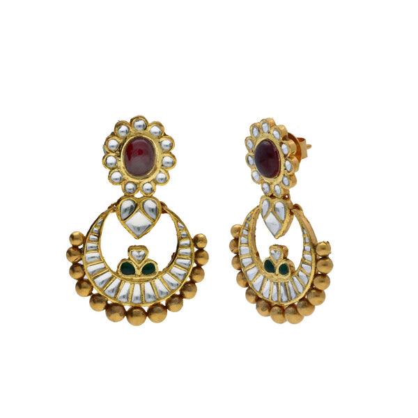 22K Yellow Antique Gold Chandbali Pendant & Earrings Set W/ Kundan, Rubies & Emeralds | 



Bring in the elements of precious gemstone designs and antique gold to your attire with piece...