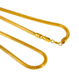 A closeup image of of the thick gold chain for men and women from Virani. | Enhance your wardrobe and give yourself the boost of confidence that you need with this gorgeous ...