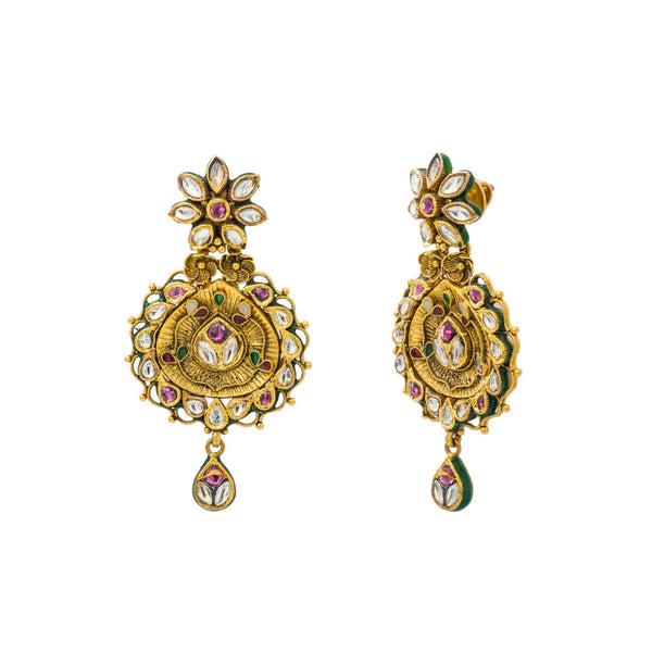 22K Yellow Gold Drop Earrings W/ Kundan & Vintage Design | Let luxury hang from your ears with this vintage pair of 22K yellow gold Kundan drop earrings fro...