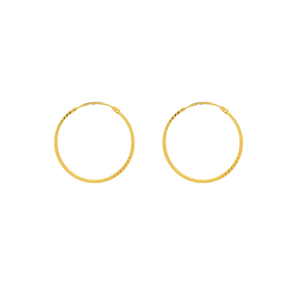 22K Yellow Gold Thin Hoops, 2.2 Grams | 



Slim and slightly detailed pair of 22K yellow gold hoops, excellent for both casual and dress...