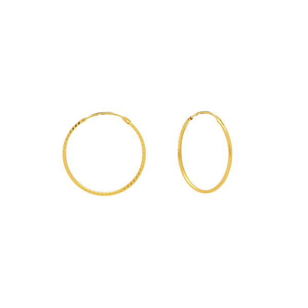 22K Yellow Gold Thin Hoops, 2.2 Grams | 



Slim and slightly detailed pair of 22K yellow gold hoops, excellent for both casual and dress...
