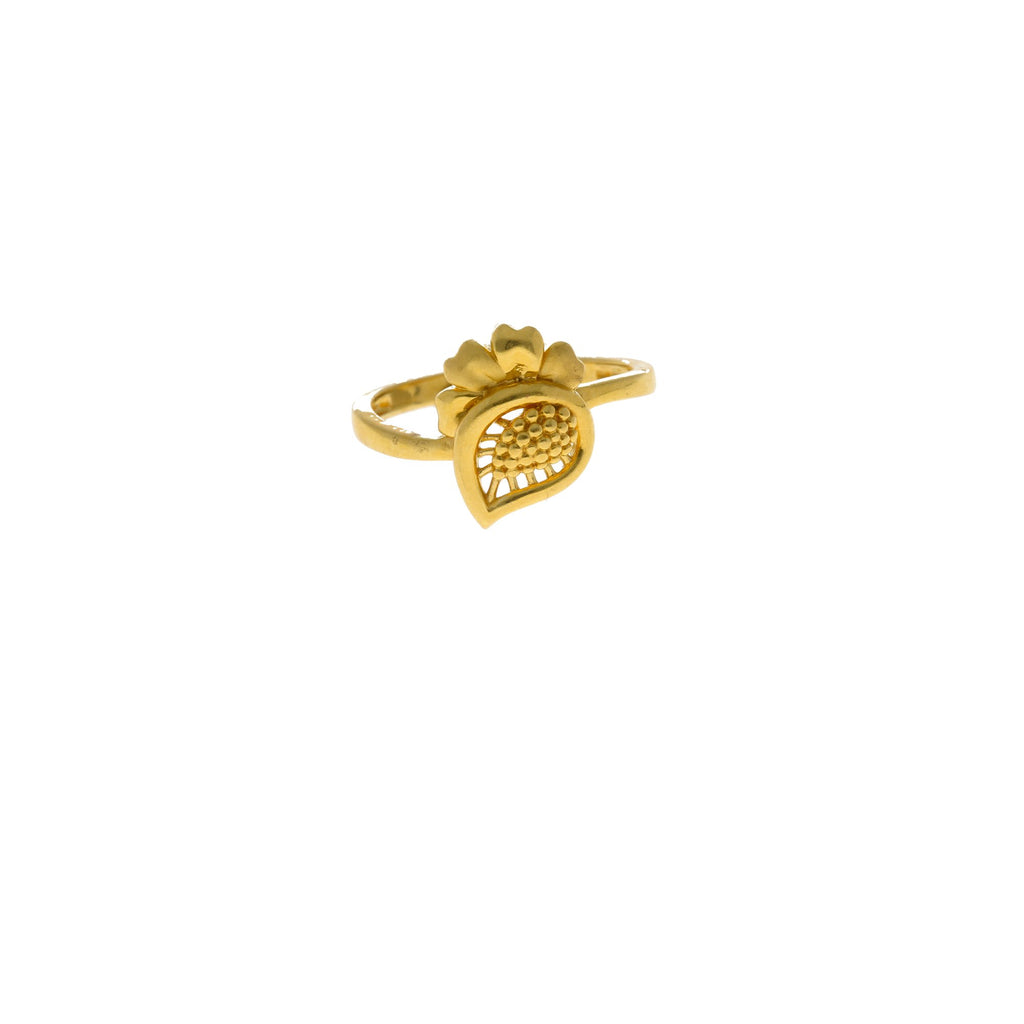 22K Yellow Gold Mango Ring W/ Petal Accents | 


Make a quaintly luxurious statement with this radiant 22K yellow gold mango ring from Virani J...