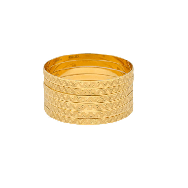 22K Gold Bangles Set of Six, 88.4gm | 


Create magic by accessorizing with this stunning set of six 22K yellow gold bangles. These ban...
